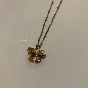 Bow necklace